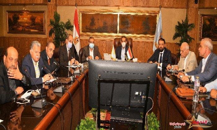د. طارق رحمي يناقش مقترح لائحة لتنظيم عمل التوكتوك بالشوارع