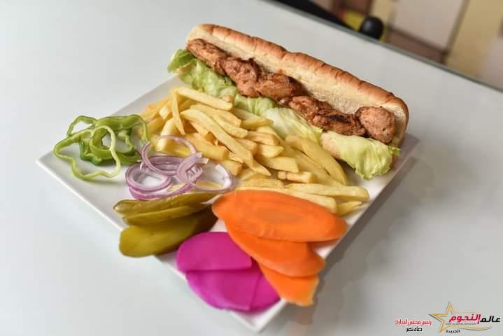 ساندوتش الشيش طاووك ... مقدم من: مطبخ عالم النجوم
