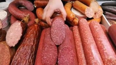 اكتشاف نسب من لحم الكلاب والحمير ولحم خنازير في اللحوم مثل البرجر واللانشون بمصر