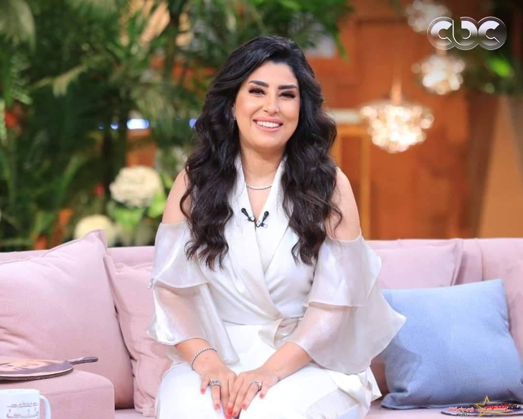 أيتن عامر ترد على خبر "عملية تكميم المعدة" لخسارة وزنها