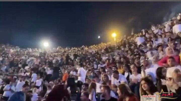 حضور جماهيري كبير لحفل تامر حسني في الأردن .. تفاصيل