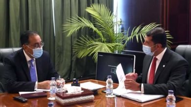 رئيس الوزراء يلتقي الرئيس التنفيذي للهيئة العامة للاستثمار والمناطق الحرة لمتابعة عدد من المشروعات