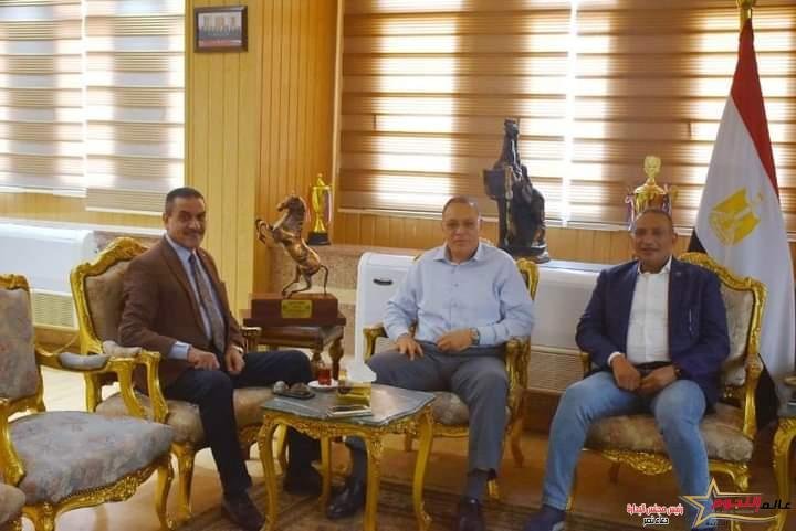 محافظ الشرقية: يلتقي بعدد من أعضاء مجلسي النواب والشيوخ 2 محافظ الشرقية: يلتقي بعدد من أعضاء مجلسي النواب والشيوخ