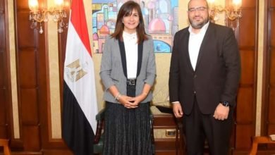 وزيرة الهجرة تستقبل العالم المصري محمد ثروت أحد اهم علماء علوم الأتّوثانية في العالم