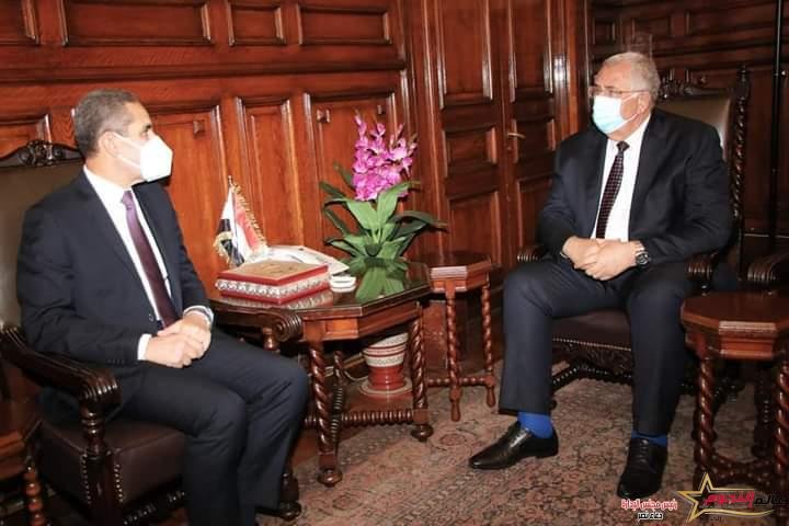 القصير: يبحث مع محافظ الغربية توفير الأراضي لمشروعات المبادرة الرئاسية "حياة كريمة"