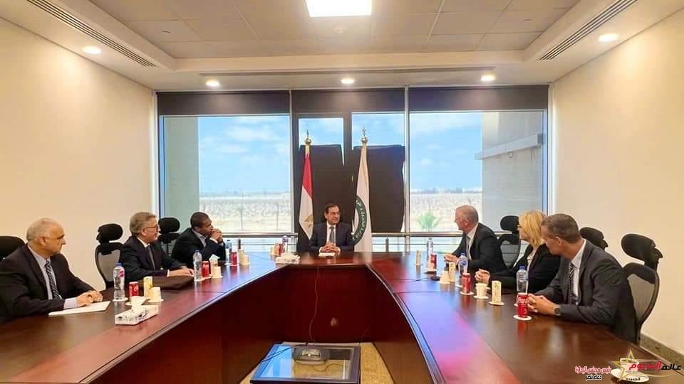 وزير البترول يعقد جلسة مباحثات مشتركة مع رئيس شركة هالدر توبسو الدنماركية في مجالات التحول الطاقى