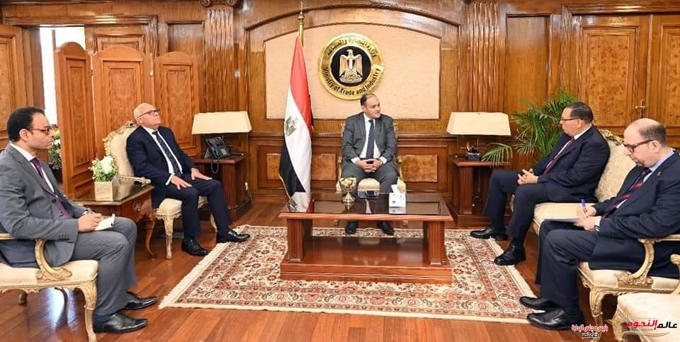 وزير التجارة يستقبل محافظي بورسعيد والشرقية لاستعراض سبل تعزيز فرص الاستثمار الصناعي بالمحافظتين