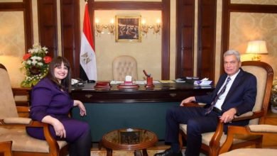 وزيرة الهجرة تبحث مع رئيس هيئة الشراء الموحد إدماج علمائنا بالخارج في الترويج للطفرة الصحية في مصر