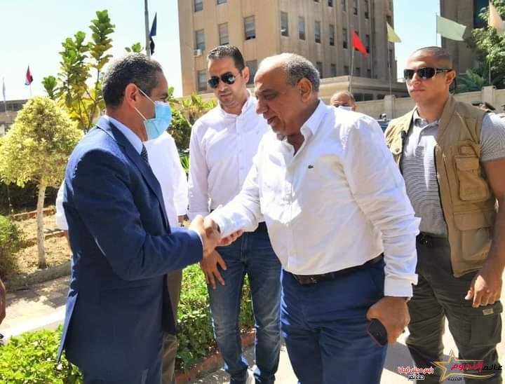 عصمت يتفقد مشروع تطوير شركة مصر للغزل والنسيج بالمحلة الكبرى 2 عصمت يتفقد مشروع تطوير شركة مصر للغزل والنسيج بالمحلة الكبرى
