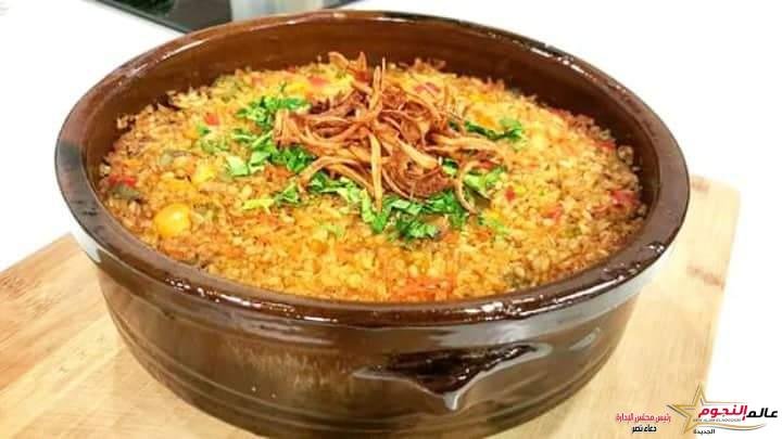 طاجن فريك باللحم المفروم ... مقدم من: مطبخ عالم النجوم