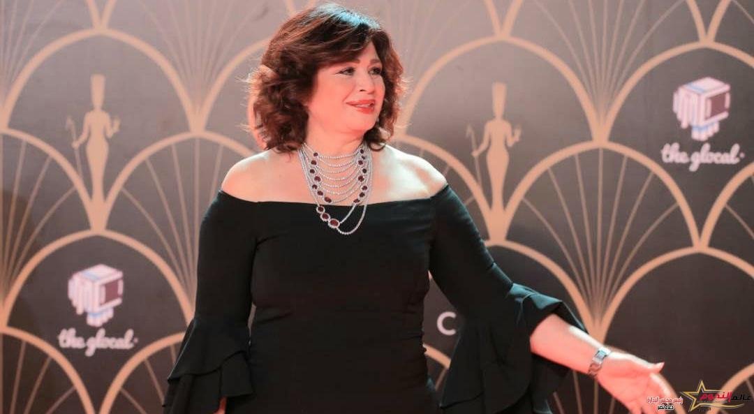 النجمة إلهام شاهين لـ جريدة عالم النجوم.. "مهرجان القاهرة للدراما ولد عملاق وشكرًا لـ تكريمي"