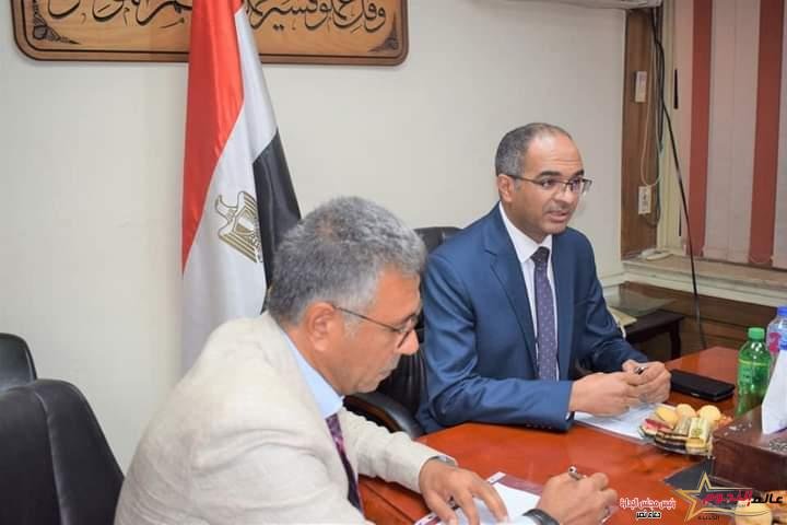 إسماعيل يتابع موقف المشروعات الجاري تنفيذها من خلال الجهاز وعلى رأسها مشروعات " حياة كريمة " و " التعاون الدولي " 2 إسماعيل يتابع موقف المشروعات الجاري تنفيذها من خلال الجهاز وعلى رأسها مشروعات " حياة كريمة " و " التعاون الدولي "