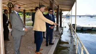 صبحي يقوم بجولة تفقدية بمقر الإتحاد المصري للشراع والإنزلاق على الماء