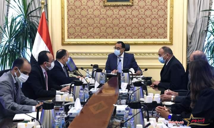 رئيس الوزراء يستعرض مع وزير المالية إجراءات توفير التمويل اللازم للسلع الاستراتيجية وبرامج الحماية الاجتماعية 2 رئيس الوزراء يستعرض مع وزير المالية إجراءات توفير التمويل اللازم للسلع الاستراتيجية وبرامج الحماية الاجتماعية