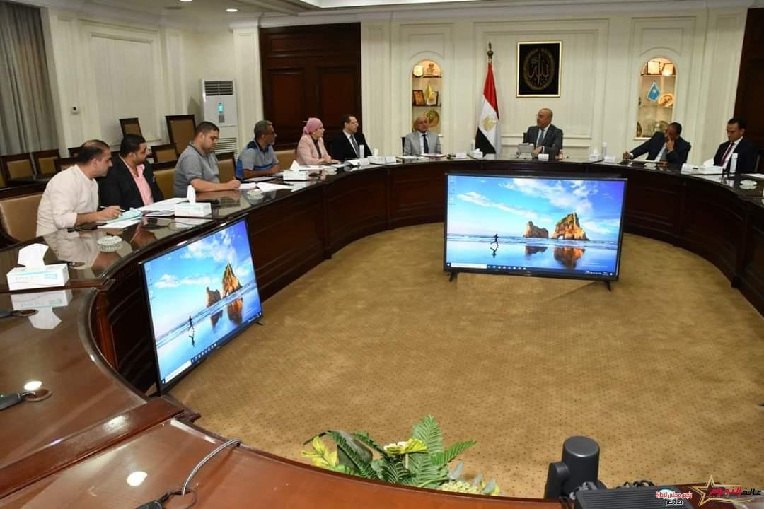الجزار يلتقى مجموعة عمل مشروع بيت الوطن لمتابعة سير العمل .. وطرح أفكار جديدة لتطويره