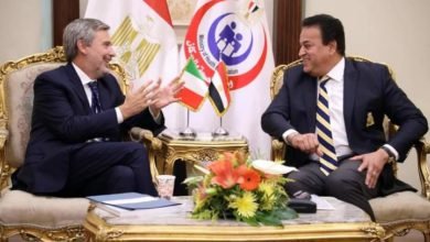 وزير الصحة يستقبل سفير إيطاليا لدى مصر لبحث سبل دعم وتعزيز التعاون بين البلدين