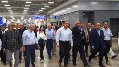 مدبولي يتفقد مشروع تطبيقات الهوية البصرية بمطار شرم الشيخ