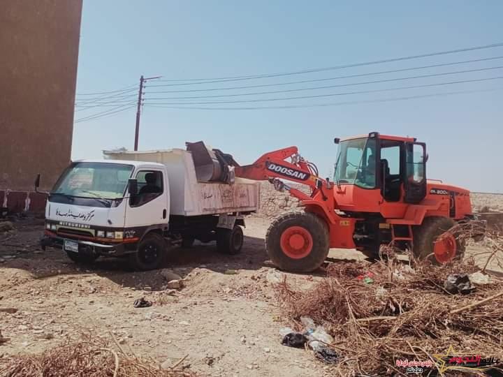 سعد: رفع 270 طن قمامة خلال حملات للنظافة بقرى مراكز القوصية وصدفا والغنايم والبداري