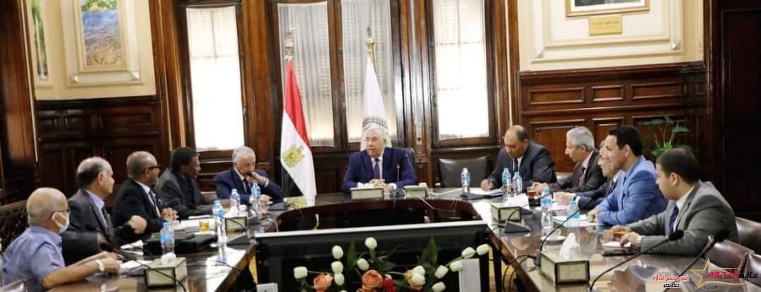 وزير الزراعة يبحث مع وفد المركز الدولي للاسماك تعزيز التعاون المشترك بين الجانبين