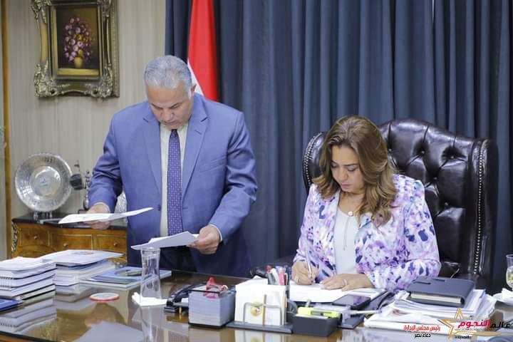 محافظ دمياط توافق على النزول بالحد الأدنى للقبول بالفصول المسائية للخدمات التعليمية بمدارس التعليم الثانوى 2 محافظ دمياط توافق على النزول بالحد الأدنى للقبول بالفصول المسائية للخدمات التعليمية بمدارس التعليم الثانوى