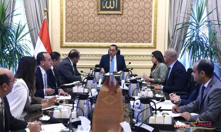 رئيس الوزراء يلتقي رئيس اتحاد الصناعات ومسئول الصناعات الهندسية بالاتحاد