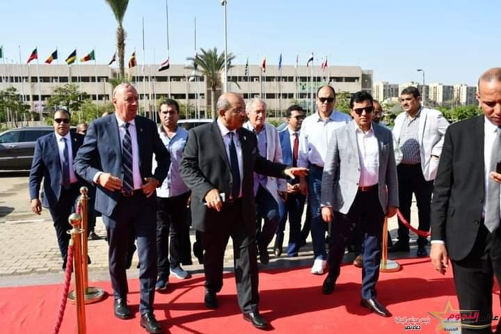 صبحي يتفقد مقر اللجنة الأولمبية المصرية تمهيدا لإستقبال توماس باخ