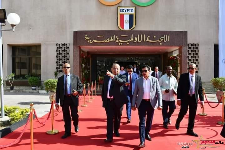 صبحي يتفقد مقر اللجنة الأولمبية المصرية تمهيدا لإستقبال توماس باخ