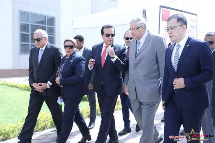 عبدالغفار يفتتح المجمع اللوجيستي المميكن لحفظ وتوزيع اللقاحات بشركة "فاكسيرا" بمدينة 6 أكتوبر