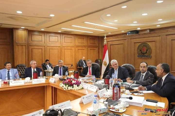 وزير التعليم العالي يرأس اجتماع المجلس الأعلى للجامعات بجامعة السويس