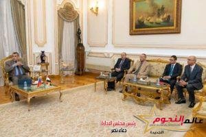 "وزير الدولة للإنتاج الحربي" يبحث مع "السفير التشيكي" تعزيز التعاون المشترك