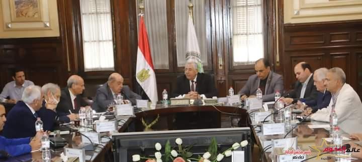 القصير يبحث مع المصدرين سبل تعزيز الصادرات الزراعية المصرية تنفيذا لتوجيهات الرئيس السيسي 