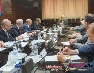 د/ محمد شاكر يتابع مع رئيس شركة البحيرة لتوزيع الكهرباء مستوى الأداء بالشركة والتطوير اللازم بها 2 د/ محمد شاكر يتابع مع رئيس شركة البحيرة لتوزيع الكهرباء مستوى الأداء بالشركة والتطوير اللازم بها