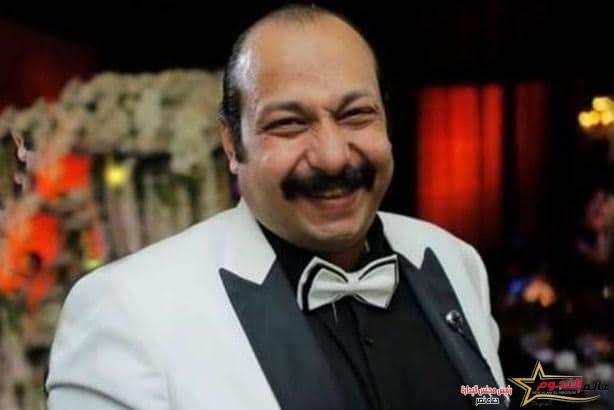 محمد ثروت يسخر من تريند " الست غير مُلزمة"