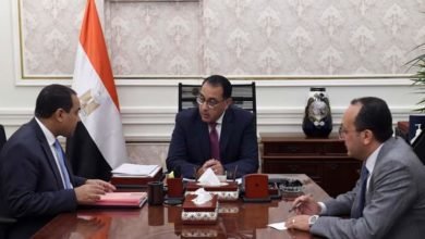 رئيس الوزراء يلتقي رئيس الجهاز المركزي للتنظيم والإدارة لمتابعة سير المسابقات المركزية