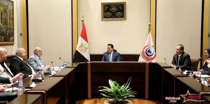 وزير الصحة يعقد اجتماعاً مع نقيب العلاج الطبيعي ويؤكد تقديم كافة سبل الدعم للنقابة 2 وزير الصحة يعقد اجتماعاً مع نقيب العلاج الطبيعي ويؤكد تقديم كافة سبل الدعم للنقابة