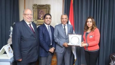 محافظ دمياط تستقبل نقيب عام نقابة أطباء الأسنان لبحث سُبل تعزيز أواصر التعاون بين الجانبين