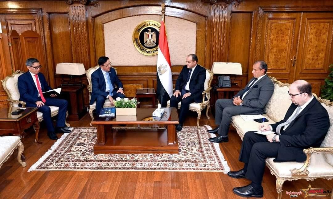 وزير التجارة يصل العاصمة الكازاخية استانة للمشاركة في القمة السادسة لمؤتمر التفاعل وتدابير بناء الثقة في أسيا " سيكا " 1 وزير التجارة يصل العاصمة الكازاخية استانة للمشاركة في القمة السادسة لمؤتمر التفاعل وتدابير بناء الثقة في أسيا " سيكا "