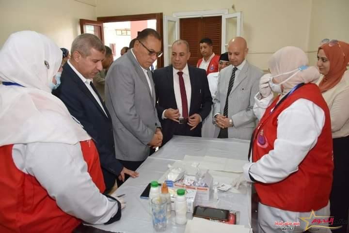محافظ الشرقية يشهد بدء إنطلاق فعاليات المبادرة الرئاسية للكشف المبكر عن فيروس سي لطلاب الصف الأول الإعدادي (عام – خاص – أزهر)
