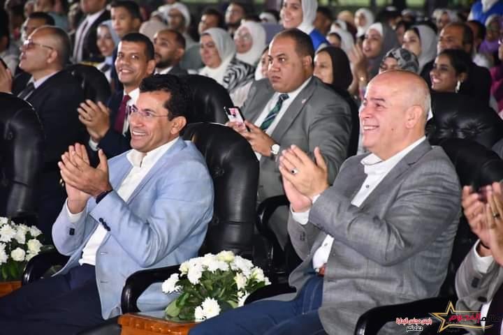 صبحي يشهد حفل تخرج ٢٥٠٠ متدرب من مكتب فن إدارة الحياة