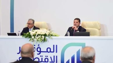 عبدالوهاب يعرض ما قامت به الحكومة من إجراءات لوضع إطار زمني ملزم لاستصدار تراخيص المشروعات الاستثمارية