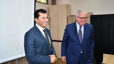 صبحي يتفقد فعاليات برنامج "تنموي" ويشهد جلسة حول القضايا والمتغيرات العالمية وأثرها على السياسة العامة للدولة