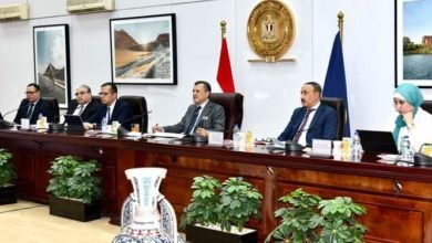 عيسى يعقد اجتماعاً مع الرئيس التنفيذي للهيئة العامة للاستثمار والمناطق الحرة وعدد من المستثمرين السياحيين