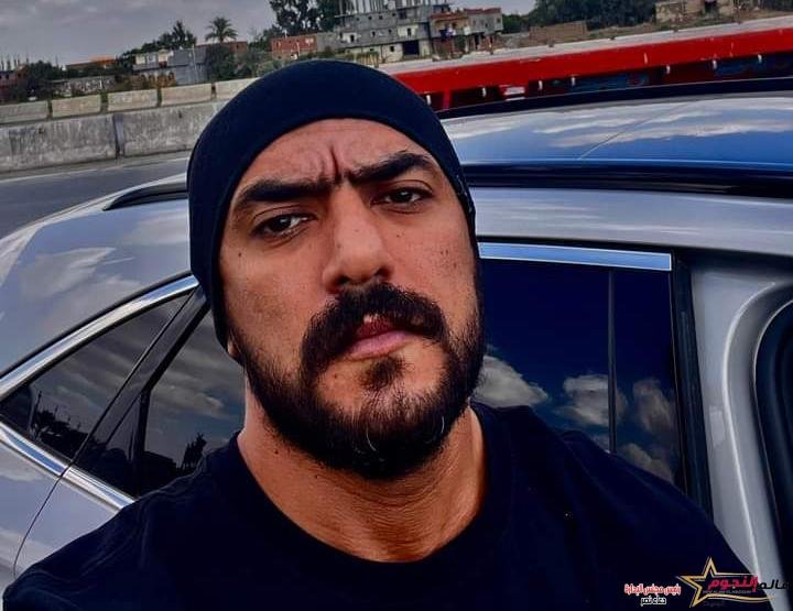 "الكوماندا راجع"... احمد العوضي يشارك جمهوره بصورة جديدة