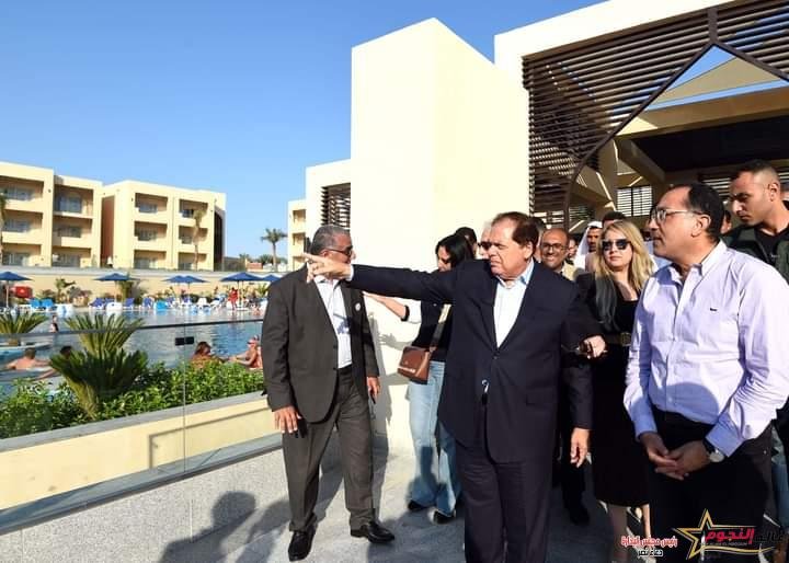 رئيس الوزراء يتفقد عددا من المشروعات الفندقية بشرم الشيخ 1 رئيس الوزراء يتفقد عددا من المشروعات الفندقية بشرم الشيخ