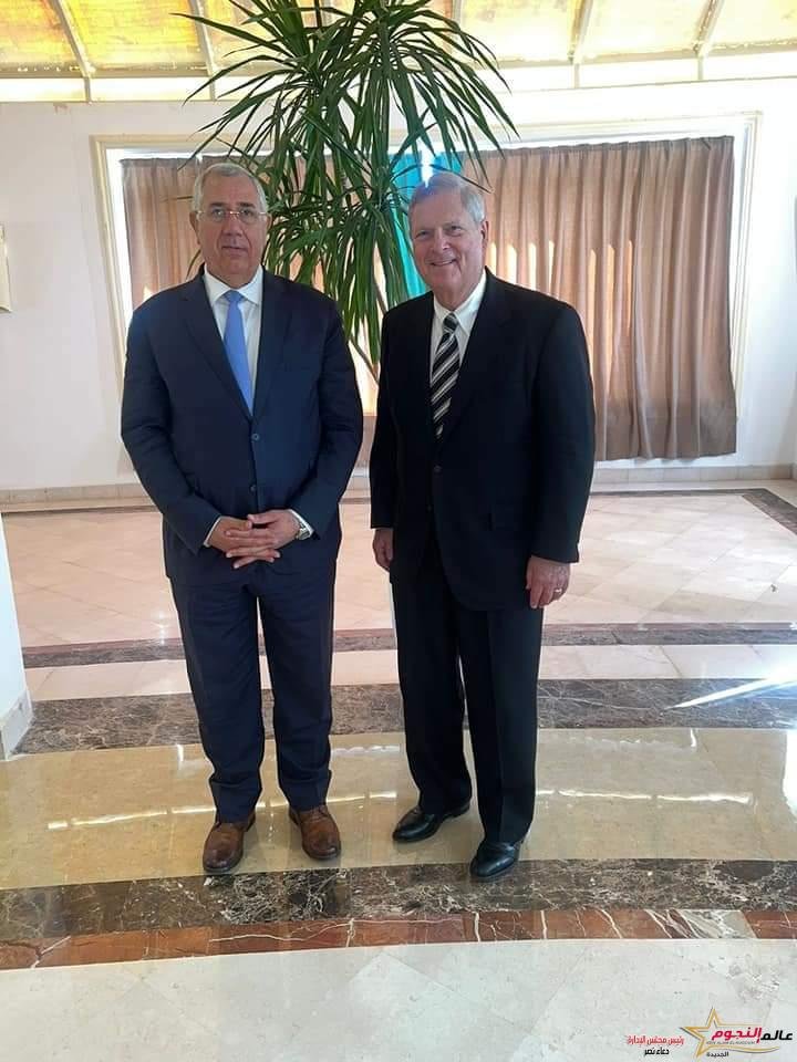 القصير يبحث مع نظيره الأمريكي التعاون في مجال التعاونيات والصادرات الزراعية ورفع كفاءة صغار المزارعين 