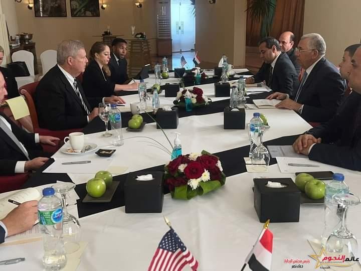 القصير يبحث مع نظيره الأمريكي التعاون في مجال التعاونيات والصادرات الزراعية ورفع كفاءة صغار المزارعين 