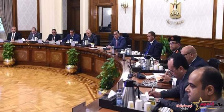 رئيس الوزراء يترأس اجتماع اللجنة الرئيسية لتقنين أوضاع الكنائس