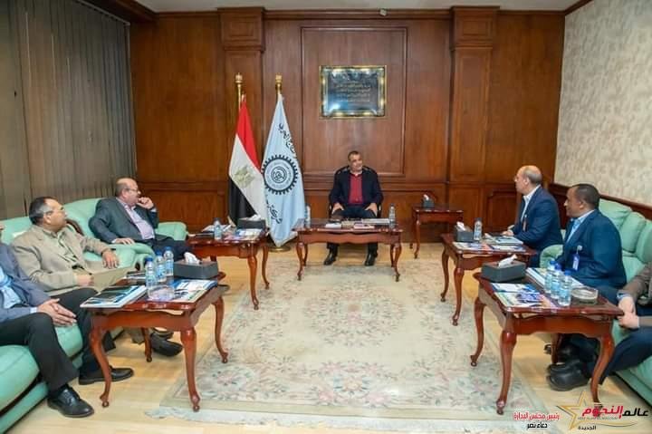 وزير الدولة للإنتاج الحربي يتابع مسيرة العمل في شركة حلوان لمحركات الديزل