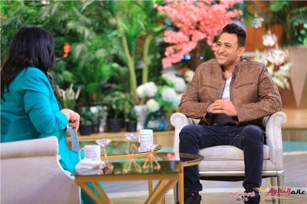 تامر حسين يعلن عن ارتياحه لشخصية عمرو دياب... "بيننا كيمياء"