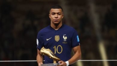 "كيليان مبابي" يتوج بجائزة الحذاء الذهبي لـ هداف كأس العالم قطر 2022